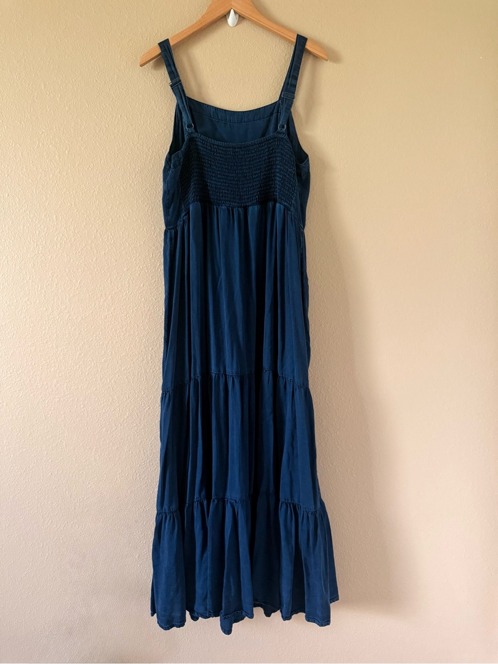 Old Navy Navy Tiered Maxi Dress - Sleeveless Summer Style - Picture 6 of 6